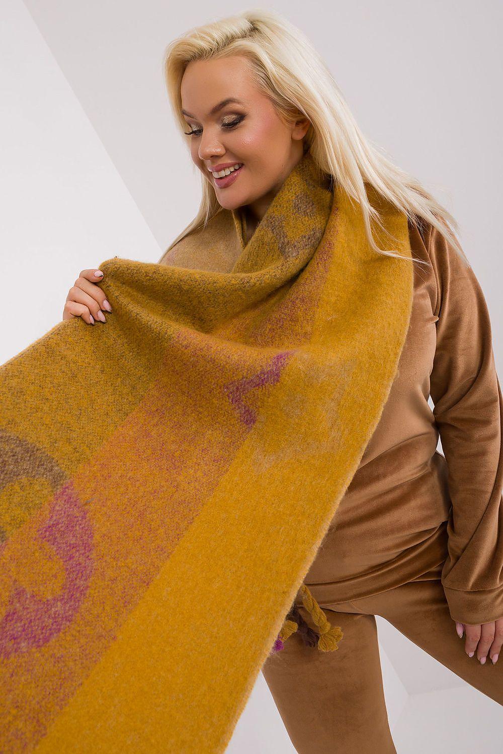 Shawl model 190561 AT