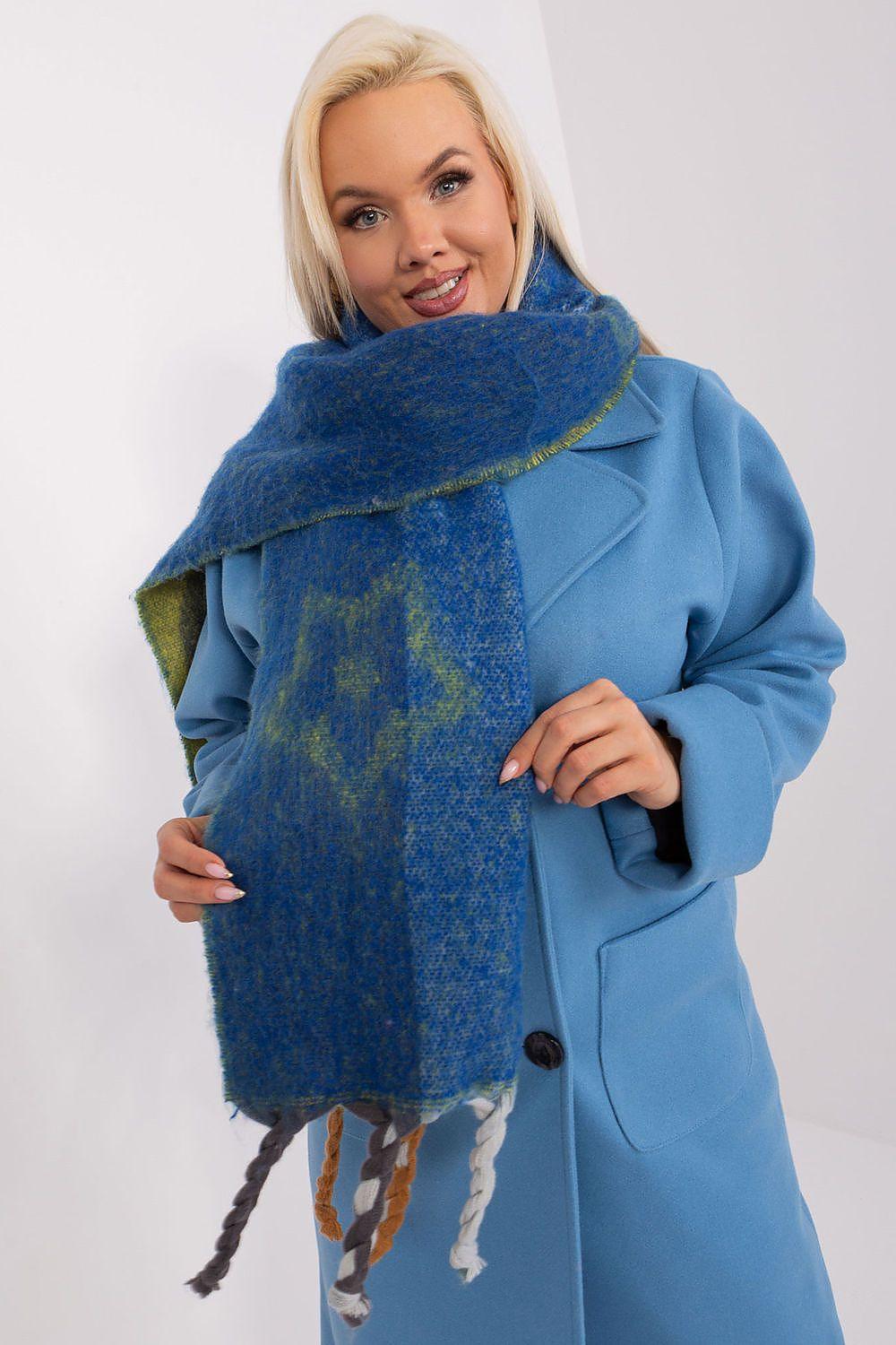 Shawl model 190561 AT