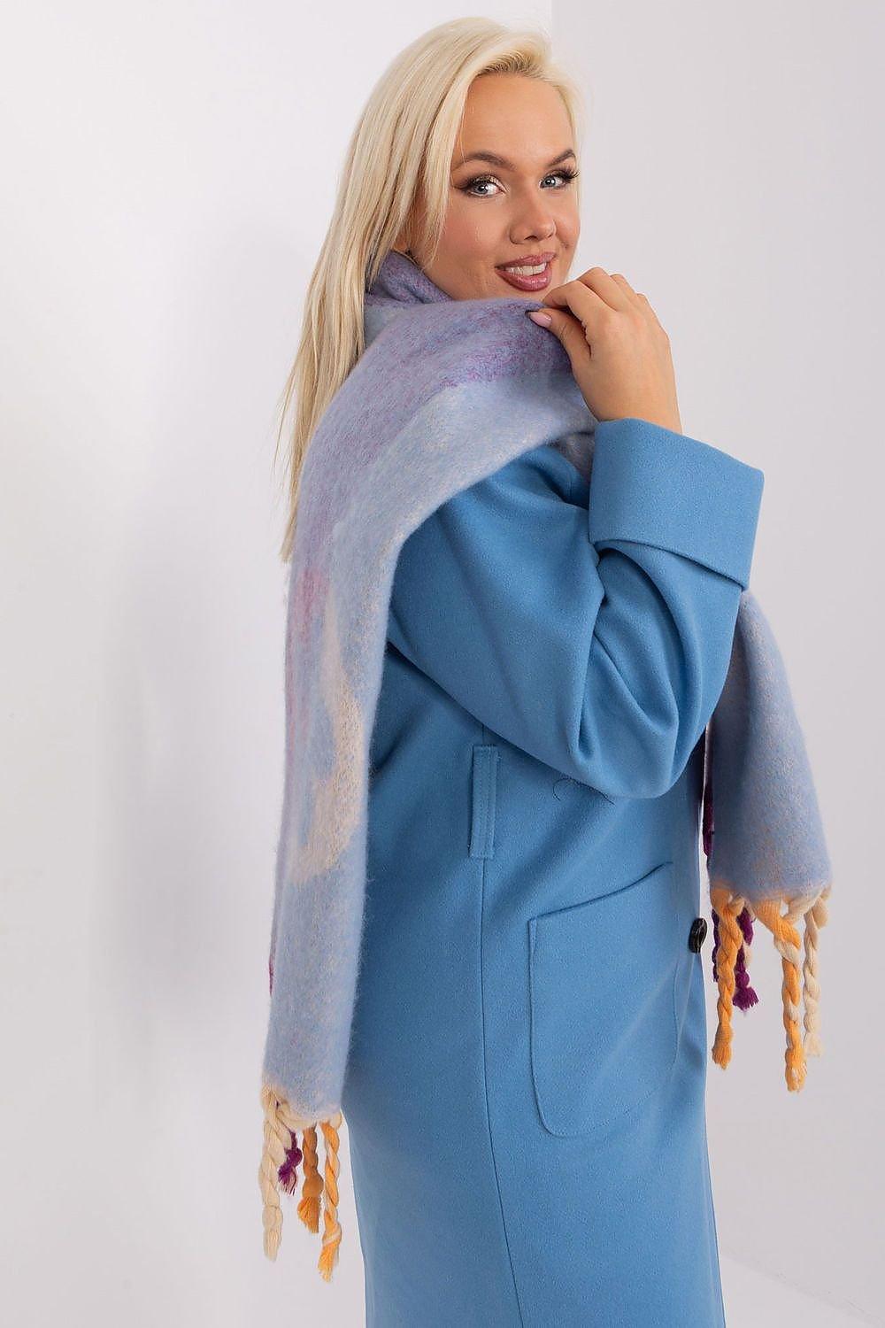 Shawl model 190561 AT